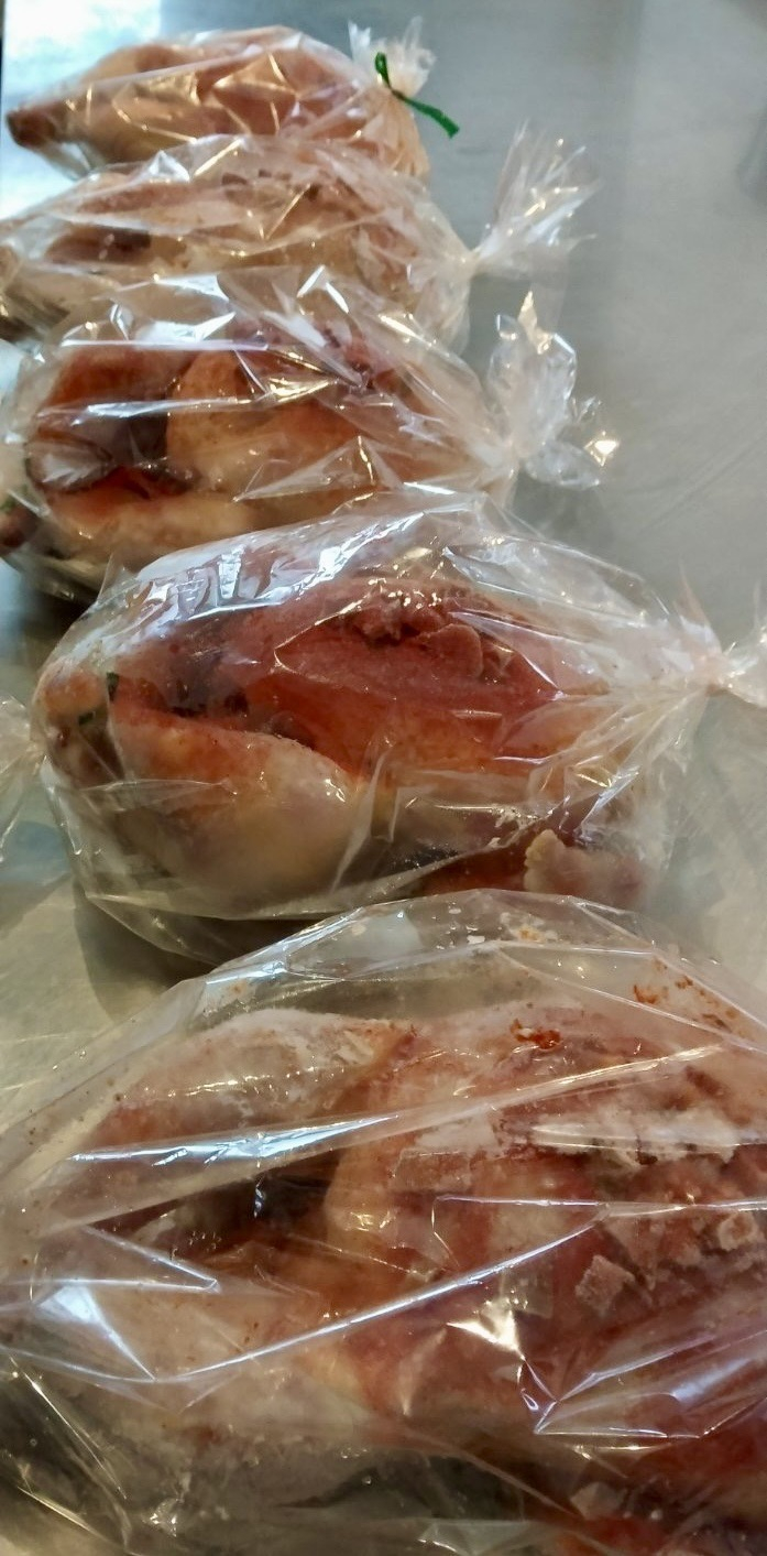 Курча у вершково-трюфельному соусі фаршировані айві